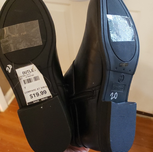 Boots - Picture 3 of 3